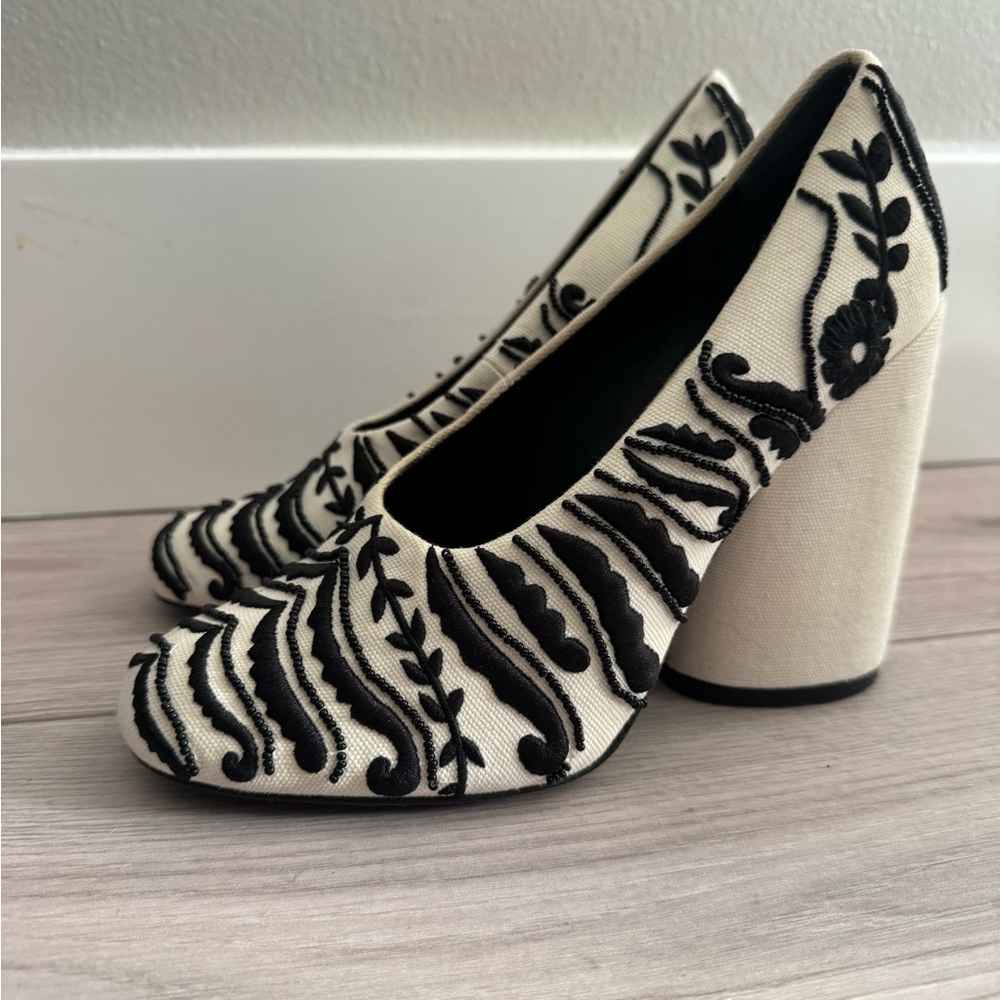 Tory Burch Lucia Black and Cream Heels 7.5